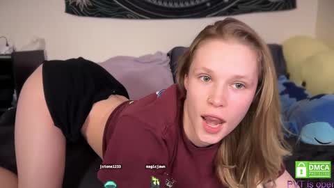 Snapshot of sweetgracee chatting on 11.08.25 sweetgracee online show from 11.08.25