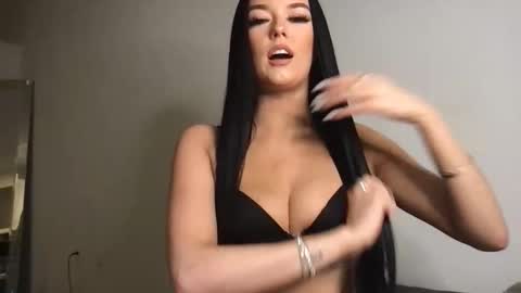 Gracie  online show from 11.18.25