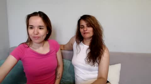 Snapshot of sweetharts69 chatting on 06.27.26 Alina and Mia online show from 06.27.26