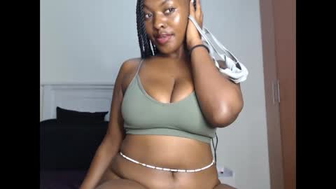 Snapshot of sweetice_01 chatting on 01.13.26 euny online show from 01.13.26