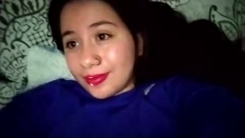 Snapshot of sweetie__annie chatting on 02.27.25 Ana Mara  i cant Make noise My family is here  online show from 02.27.25