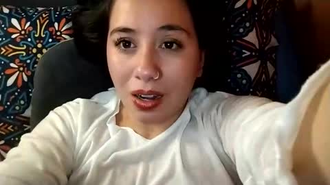 Ana Mara  i cant Make noise My family is here  online show from 01.13.26