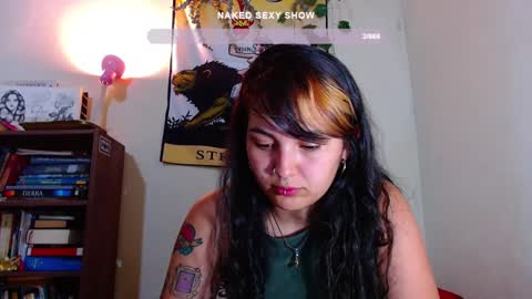 Snapshot of sweetie_maryy chatting on 01.15.25 Maria  my insta sweetie maryy   online show from 01.15.25