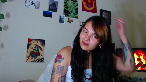 Snapshot of sweetie_maryy chatting on 02.01.25 Maria  my insta sweetie maryy   online show from 02.01.25