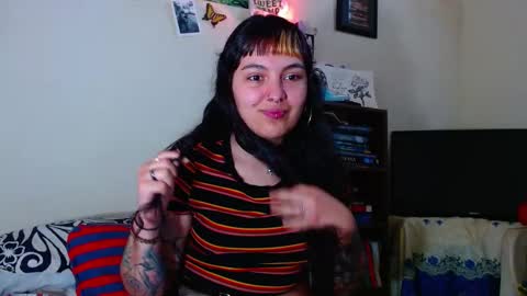 Snapshot of sweetie_maryy chatting on 02.25.25 Maria  my insta sweetie maryy   online show from 02.25.25