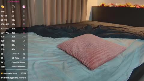 Snapshot of sweetie_natasha chatting on 01.10.25 Sweetie Natasha online show from 01.10.25