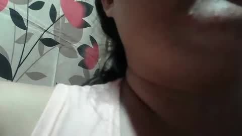 Snapshot of sweetiecummer318712 chatting on 03.04.26 sweetiecummer318712 online show from 03.04.26