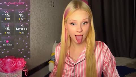 Snapshot of sweetielis chatting on 12.06.24 sweetie Lisa3 online show from 12.06.24