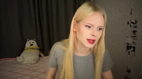 Snapshot of sweetielis chatting on 01.08.25 sweetie Lisa3 online show from 01.08.25