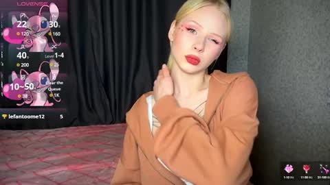 Snapshot of sweetielis chatting on 02.14.25 sweetie Lisa3 online show from 02.14.25