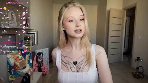 Snapshot of sweetielis chatting on 09.19.25 sweetie Lisa3 online show from 09.19.25