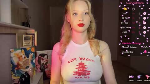 Snapshot of sweetielis chatting on 10.11.25 sweetie Lisa3 online show from 10.11.25