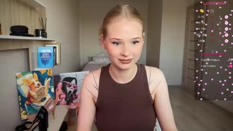 Snapshot of sweetielis chatting on 10.21.25 sweetie Lisa3 online show from 10.21.25