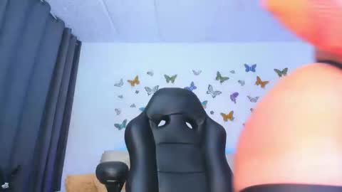 Isabella online show from 01.17.25