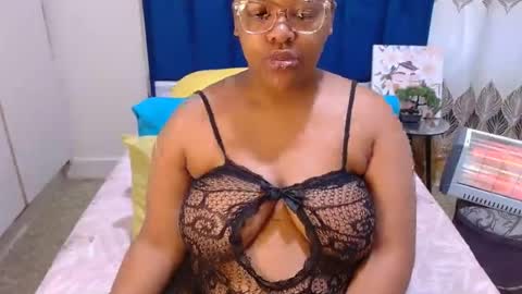 Snapshot of sweetjuicypussy97 chatting on 06.11.26 sweetjuicypussy97 online show from 06.11.26