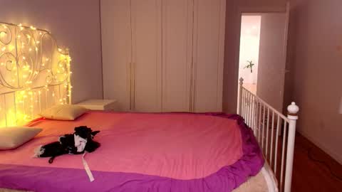 Nabilla online show from 12.04.25