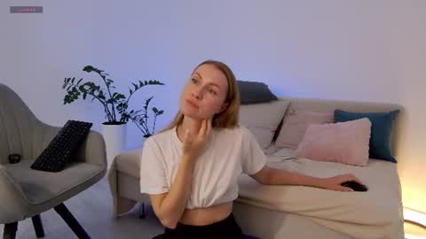 SweetKira1 online show from 07.12.26