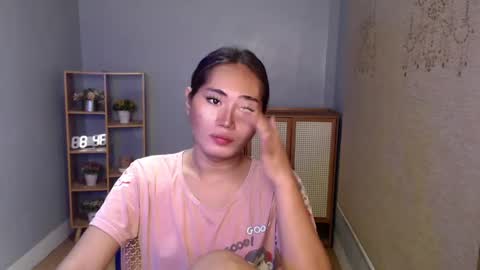Snapshot of sweetladyboyx chatting on 03.11.25   online show from 03.11.25