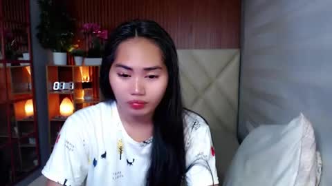 Snapshot of sweetladyboyx chatting on 10.01.25   online show from 10.01.25
