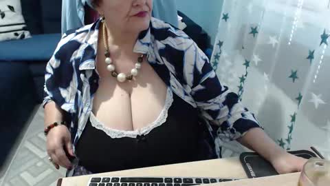 Snapshot of sweetladyrebeka chatting on 05.03.26 Rebeka online show from 05.03.26