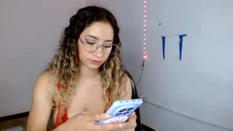 Snapshot of sweetlatin__ chatting on 05.14.26 SWEET LATINA online show from 05.14.26