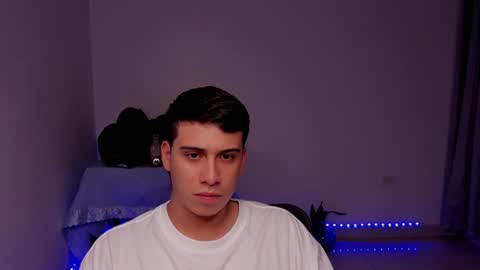 Snapshot of sweetlian_04 chatting on 12.08.24 Lian online show from 12.08.24