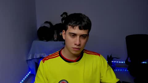 Snapshot of sweetlian_04 chatting on 12.10.24 Lian online show from 12.10.24