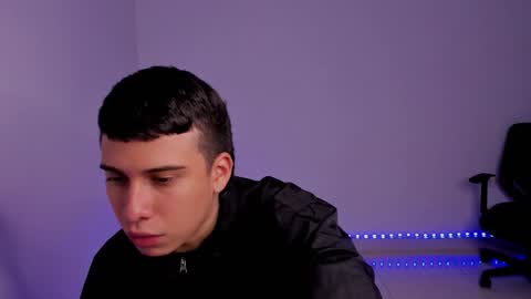 Snapshot of sweetlian_04 chatting on 01.13.25 Lian online show from 01.13.25