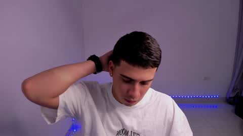 Snapshot of sweetlian_04 chatting on 01.27.25 Lian online show from 01.27.25