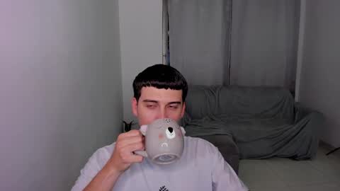 Snapshot of sweetlian_04 chatting on 03.02.25 Lian online show from 03.02.25