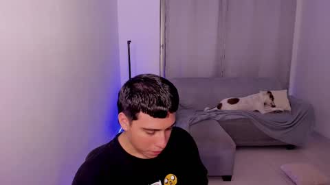 Snapshot of sweetlian_04 chatting on 03.04.25 Lian online show from 03.04.25