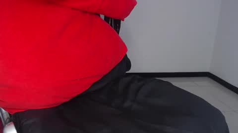 Snapshot of sweetlight chatting on 02.10.25 mayra online show from 02.10.25