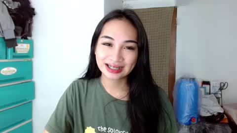 Snapshot of sweetlilly_18 chatting on 12.14.24 Lilly online show from 12.14.24