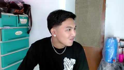 Snapshot of sweetlilly_18 chatting on 12.15.24 Lilly online show from 12.15.24