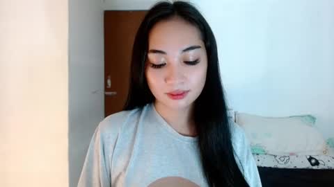 Snapshot of sweetlilly_18 chatting on 12.18.24 Lilly online show from 12.18.24