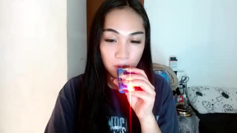 Snapshot of sweetlilly_18 chatting on 12.20.24 Lilly online show from 12.20.24