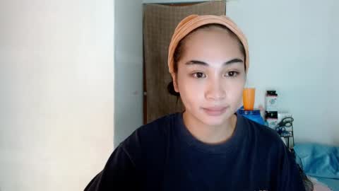 Snapshot of sweetlilly_18 chatting on 01.01.25 Lilly online show from 01.01.25