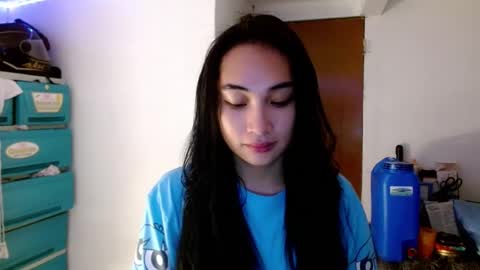 Snapshot of sweetlilly_18 chatting on 01.06.25 Lilly online show from 01.06.25