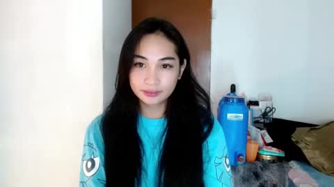 Snapshot of sweetlilly_18 chatting on 01.07.25 Lilly online show from 01.07.25