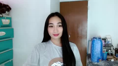 Snapshot of sweetlilly_18 chatting on 01.21.25 Lilly online show from 01.21.25