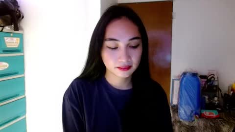 Snapshot of sweetlilly_18 chatting on 01.22.25 Lilly online show from 01.22.25