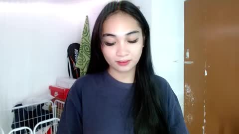 Snapshot of sweetlilly_18 chatting on 02.16.25 Lilly online show from 02.16.25