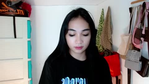 Snapshot of sweetlilly_18 chatting on 02.20.25 Lilly online show from 02.20.25