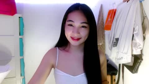 Snapshot of sweetlilly_18 chatting on 03.12.25 Lilly online show from 03.12.25