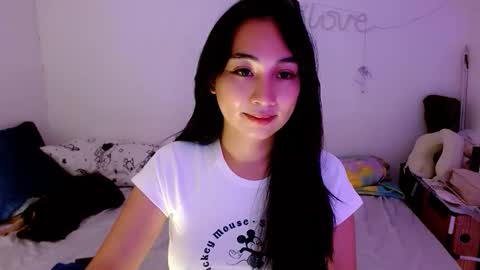 Snapshot of sweetlilly_18 chatting on 09.12.25 Lilly online show from 09.12.25