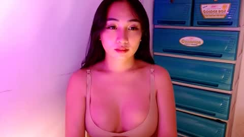 Snapshot of sweetlilly_18 chatting on 09.13.25 Lilly online show from 09.13.25