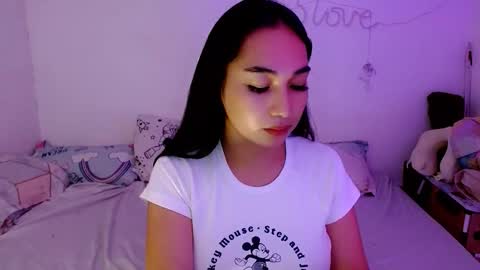 Snapshot of sweetlilly_18 chatting on 09.14.25 Lilly online show from 09.14.25