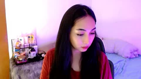 Snapshot of sweetlilly_18 chatting on 10.17.25 Lilly online show from 10.17.25