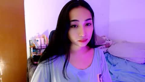 Snapshot of sweetlilly_18 chatting on 10.20.25 Lilly online show from 10.20.25