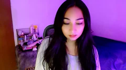 Snapshot of sweetlilly_18 chatting on 12.15.25 Lilly online show from 12.15.25